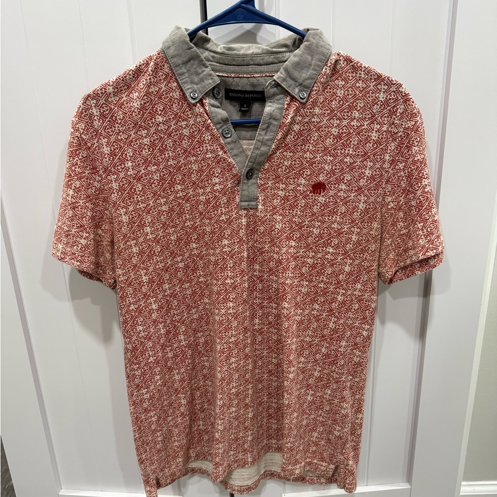 Banana Republic Red and Gray Polo Shirt with Textured Design
